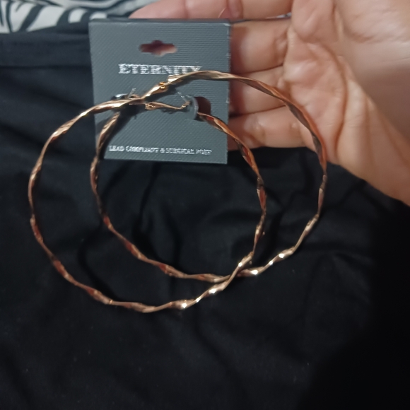 NEW Women Rose gold fashion hoop earrings - Picture 5 of 6